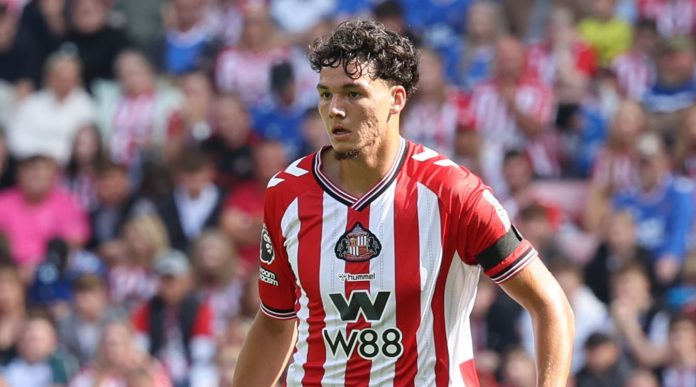 Jenson Seelt pemain Sunderland