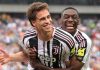 Kenan Yildiz merayakan gol bersama Randal Kolo Muani
