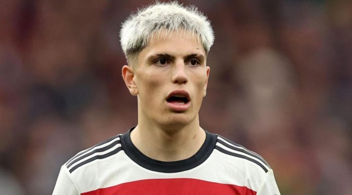 Manchester United patok harga baru Alejandro Garnacho