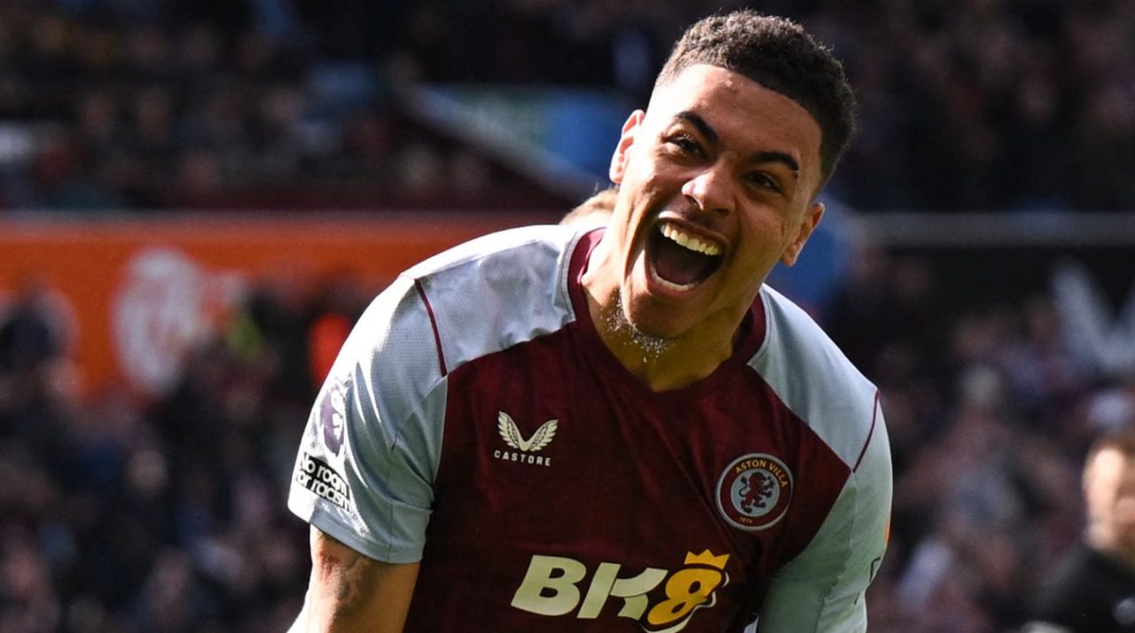 Morgan Rogers pemain Aston Villa