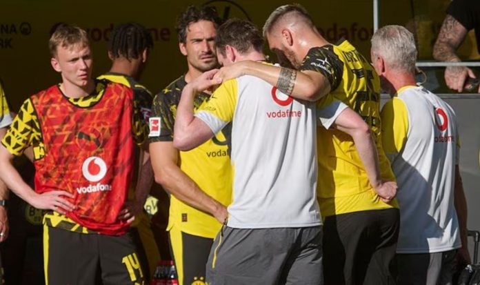 Niklas Sule pemain Borussia Dortmund cedera