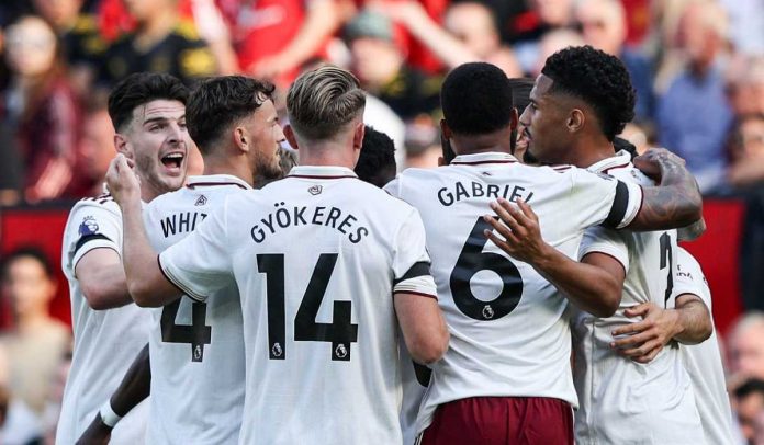 Para pemain Arsenal merayakan gol Riccardo Calafiori