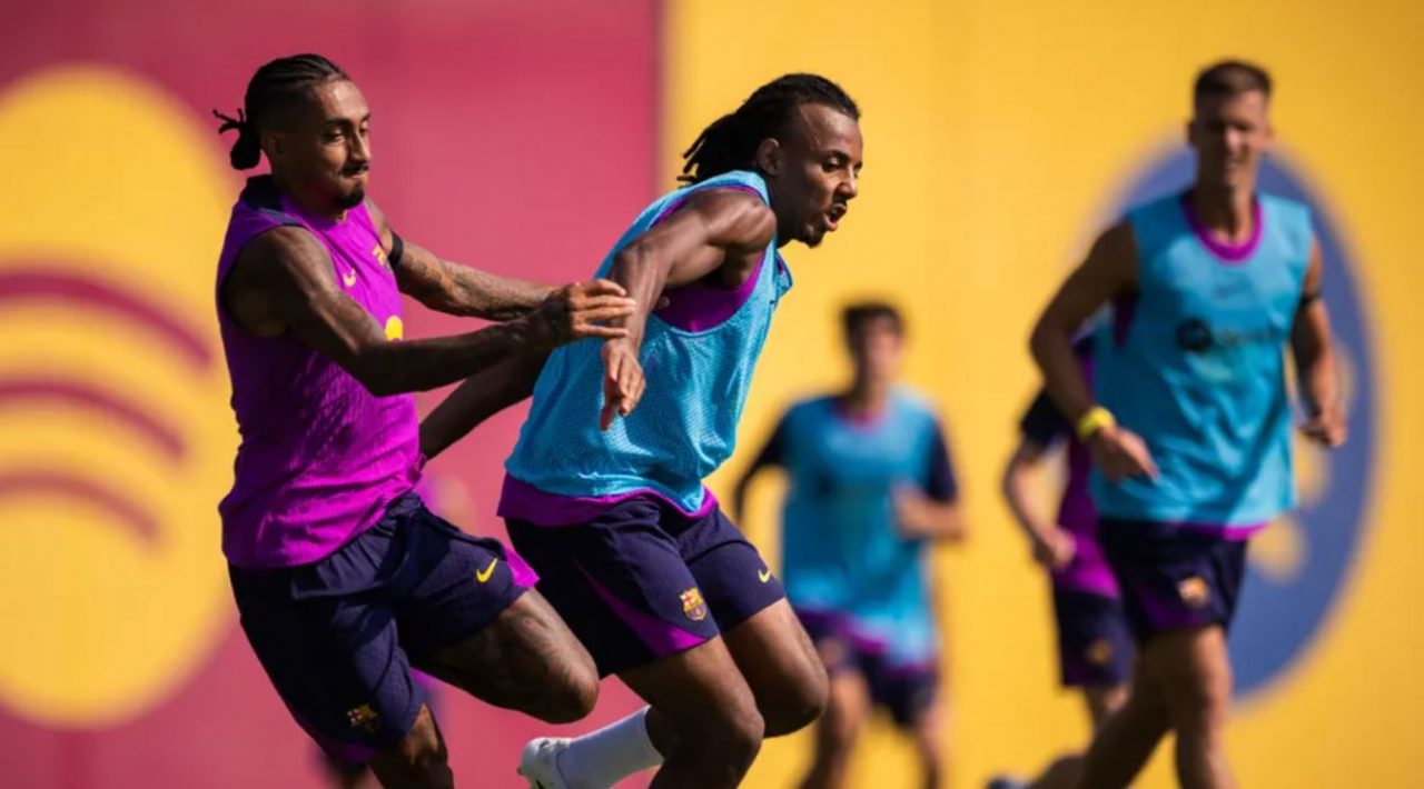 Pemain Barcelona berlatih jelang pertandingan pembuka LaLiga 2025-2026 melawan Mallorca Minggu dinihari 17 Agustus 2025