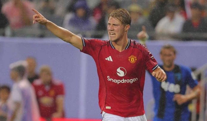 Rasmus Hojlund saat merayakan golnya ke gawang Bournemouth