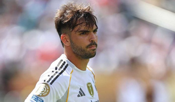 Raul Asencio ingin perjuangkan tempatnya di Real Madrid