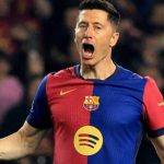 Robert Lewandowski pemain Barcelona