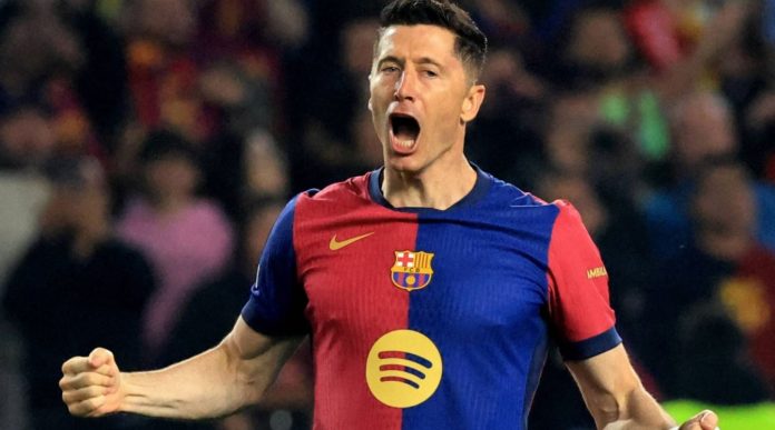 Robert Lewandowski pemain Barcelona