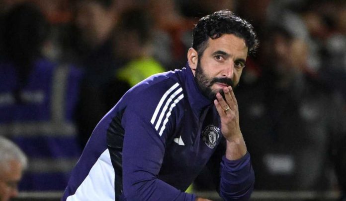 Ruben Amorim tampak kecewa usai kekalahan Manchester United