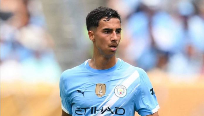 Vitor Reis pemain Manchester City