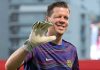 Wojciech Szczesny menyapa fans di laga Barcelona vs Como