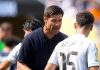 Xabi Alonso memberi instruksi pada Arda Guler