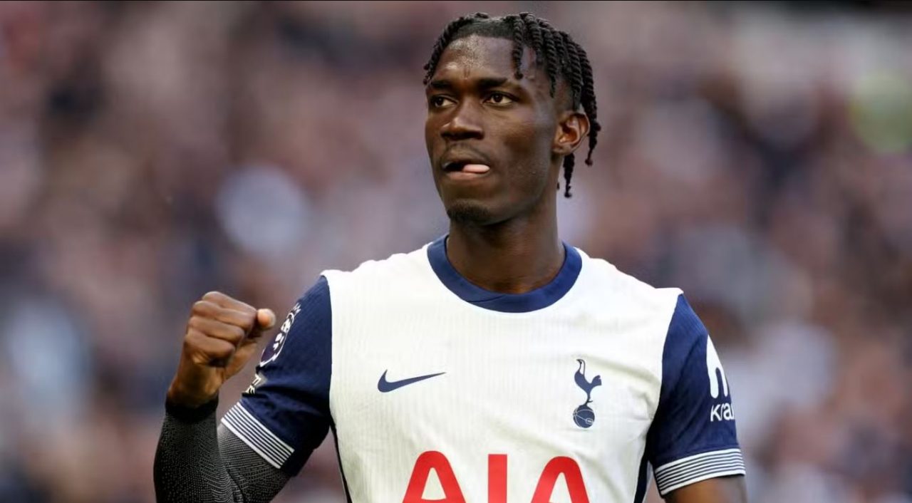Yves Bissouma gelandang Tottenham Hotspur