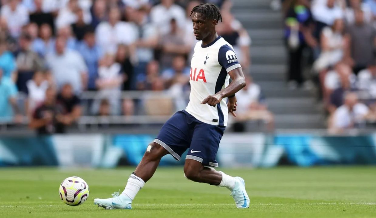 Yves Bissouma pemain Tottenham Hotspur