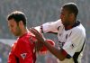 Abdeslam Ouaddou saat berebut bola dengan Ryan Giggs