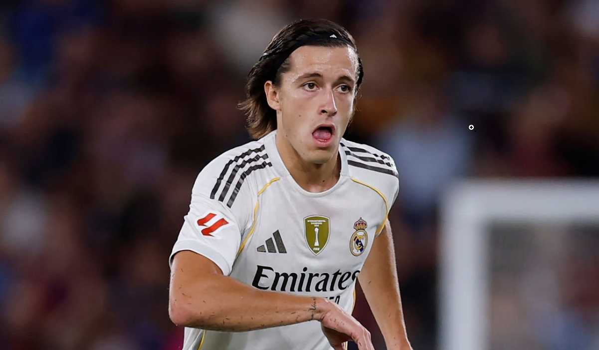 Aksi Alvaro Carreras di laga Levante vs Real Madrid