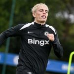 Alejandro Granacho berlatih di sesi latihan Chelsea