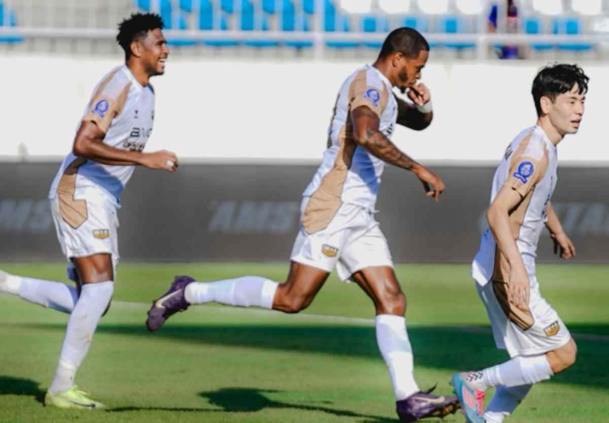 Alex Martins usai mencetak gol untuk Dewa United di Kandang Arema FC di Pekan Kelima Alex Martins usai mencetak gol untuk Dewa United di Kandang Arema FC di Pekan Kelima