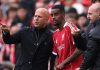 Arne Slot beri instruksi kepada ALexander Isak di laga kontra Everton