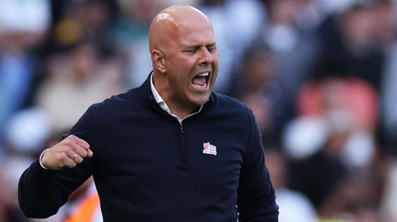 Arne Slot pelatih Liverpool