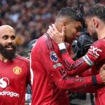 Bruno Fernandes merayakan gol Casemiro