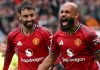 Bryan Mbeumo dan Bruno Fernandes pemain Manchester United