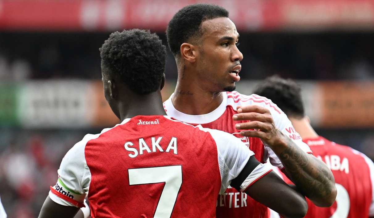 Bukayo Saka akan absen di laga Arsenal vs Manchester City Bukayo Saka akan absen di laga Arsenal vs Manchester City
