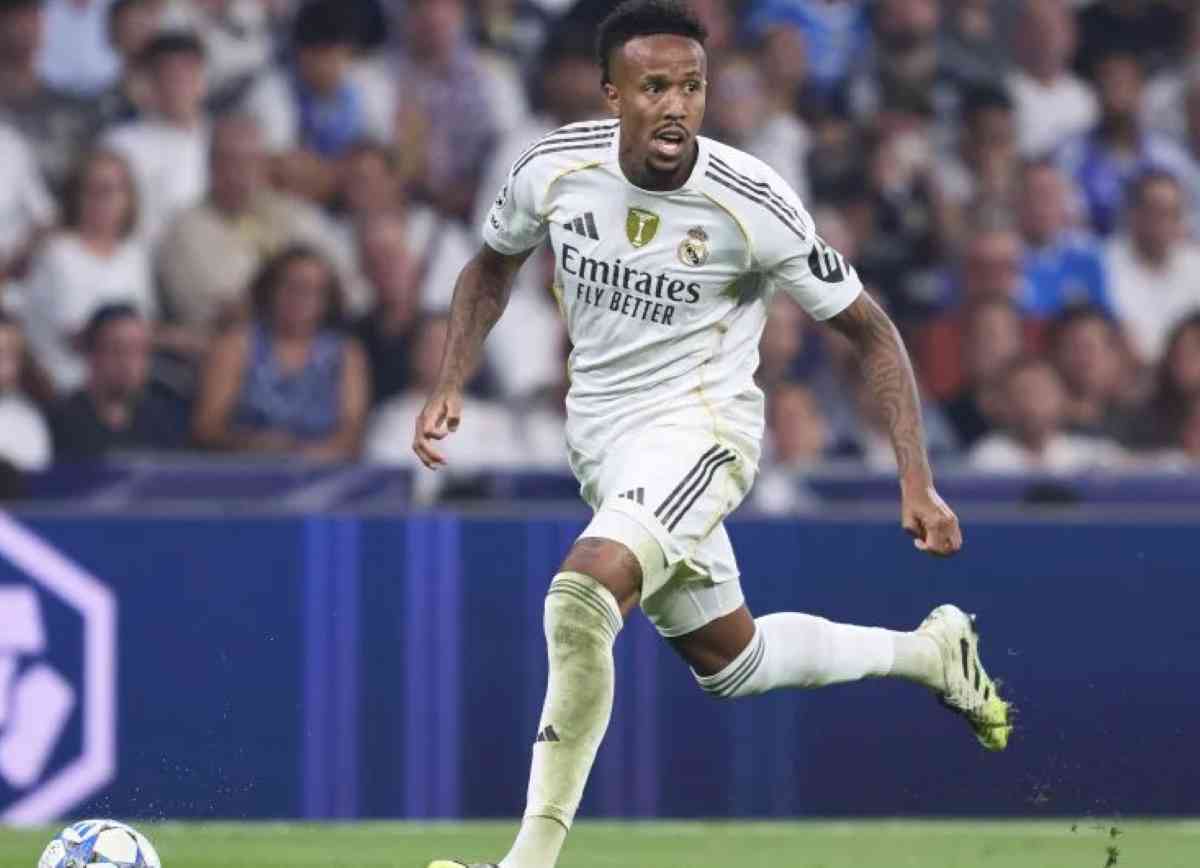 Eder Militao dalam Sebuah Aksinya untuk Real Madrid Eder Militao dalam Sebuah Aksinya untuk Real Madrid