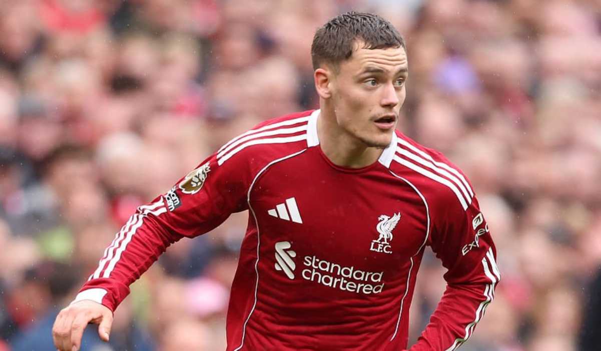 Florian Wirtz menggiring bola di laga Liverpool vs Everton Florian Wirtz menggiring bola di laga Liverpool vs Everton