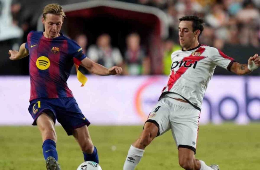 Frenkie de Jong dalam sebuah aksinya untuk Barcelona