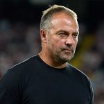 Gestur Hansi Flick di laga Rayo Vallecano vs Barcelona