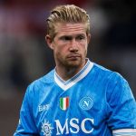 Gestur Kevin de Bruyne di laga AC Milan vs Napoli
