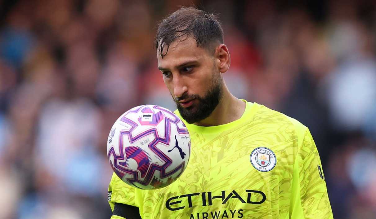 Gianluigi Donnarumma di laga Manchester City vs Manchester United