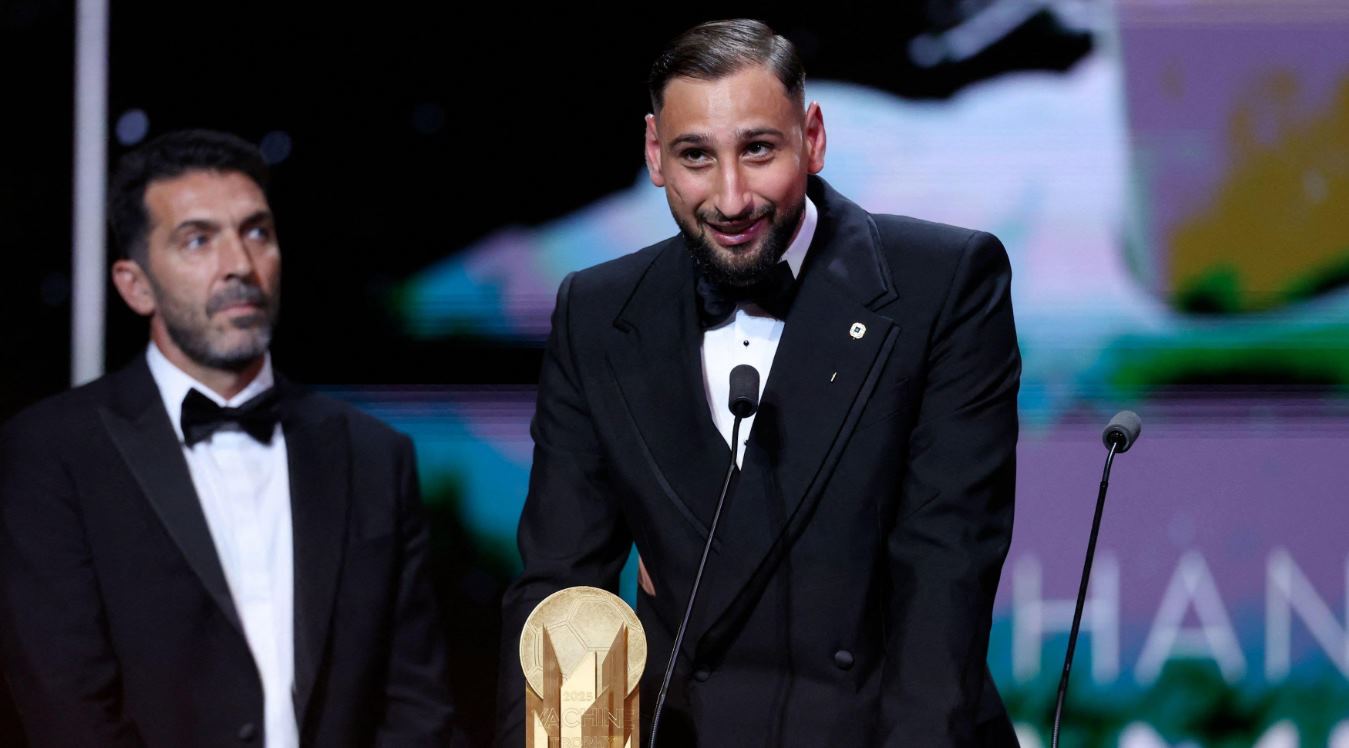 Gianluigi Donnarumma raih Yashin Trophy 2025 Gianluigi Donnarumma raih Yashin Trophy 2025