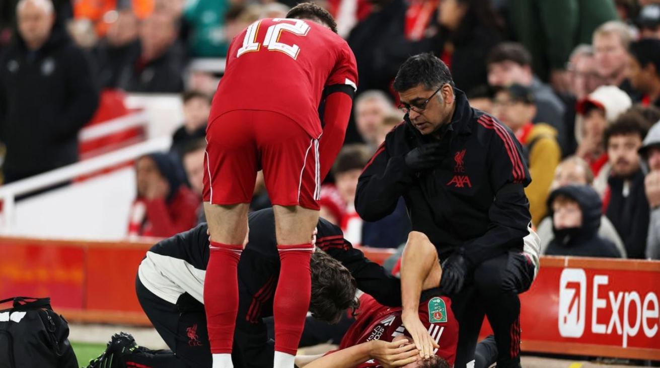 Giovanni Leoni bintang muda Liverpool saat cedera ACL Giovanni Leoni bintang muda Liverpool saat cedera ACL