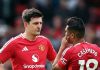Harry Maguire berbicara dengan Casemiro
