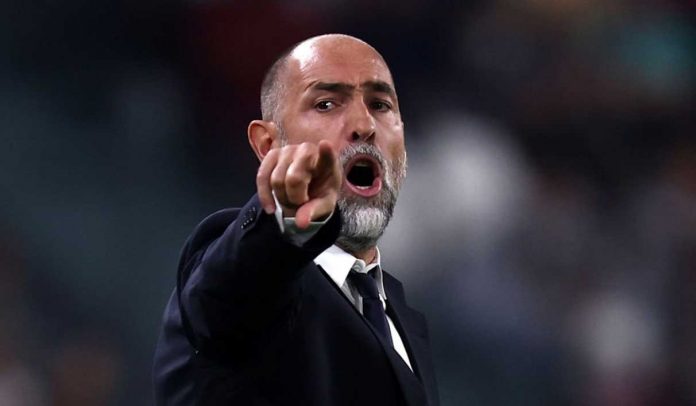 Igor Tudor memberi instruksi pada pemain Juventus