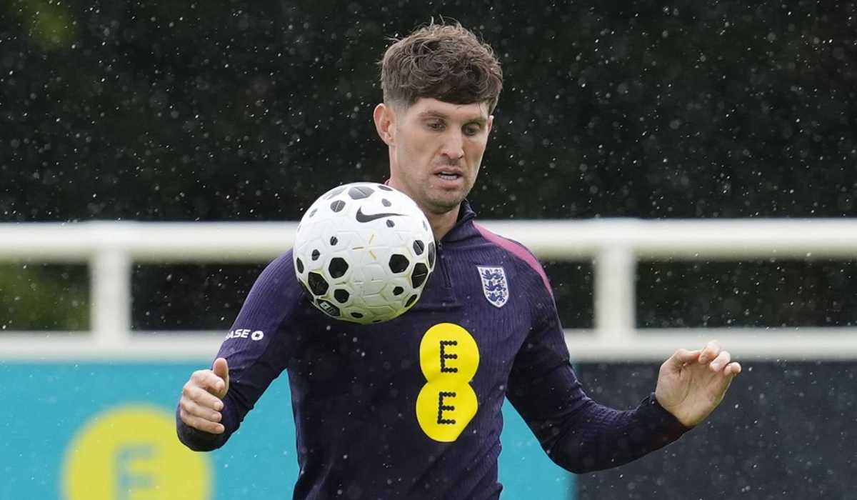 John Stones berlatih di timnas Inggris