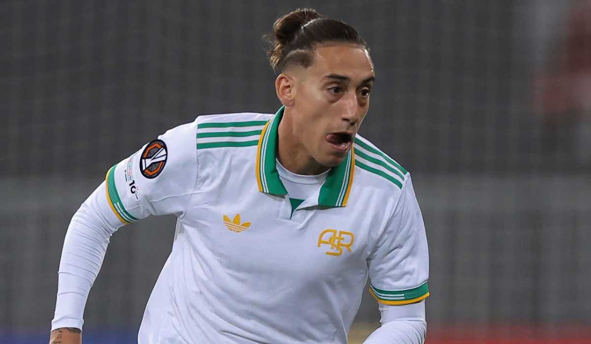 Kostas Tsimikas tampil baik selama masa pinjaman di AS Roma