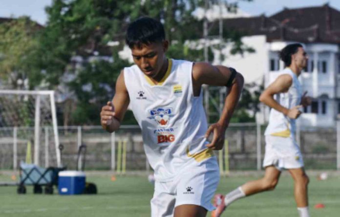 Latihan Skuad Persib Bandung Jelang Beraksi di Kandang Persita Tangerang