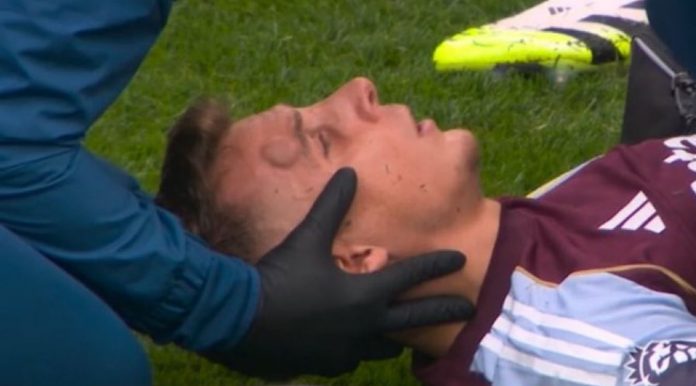 Lucas Digne pemain Aston Villa cedera