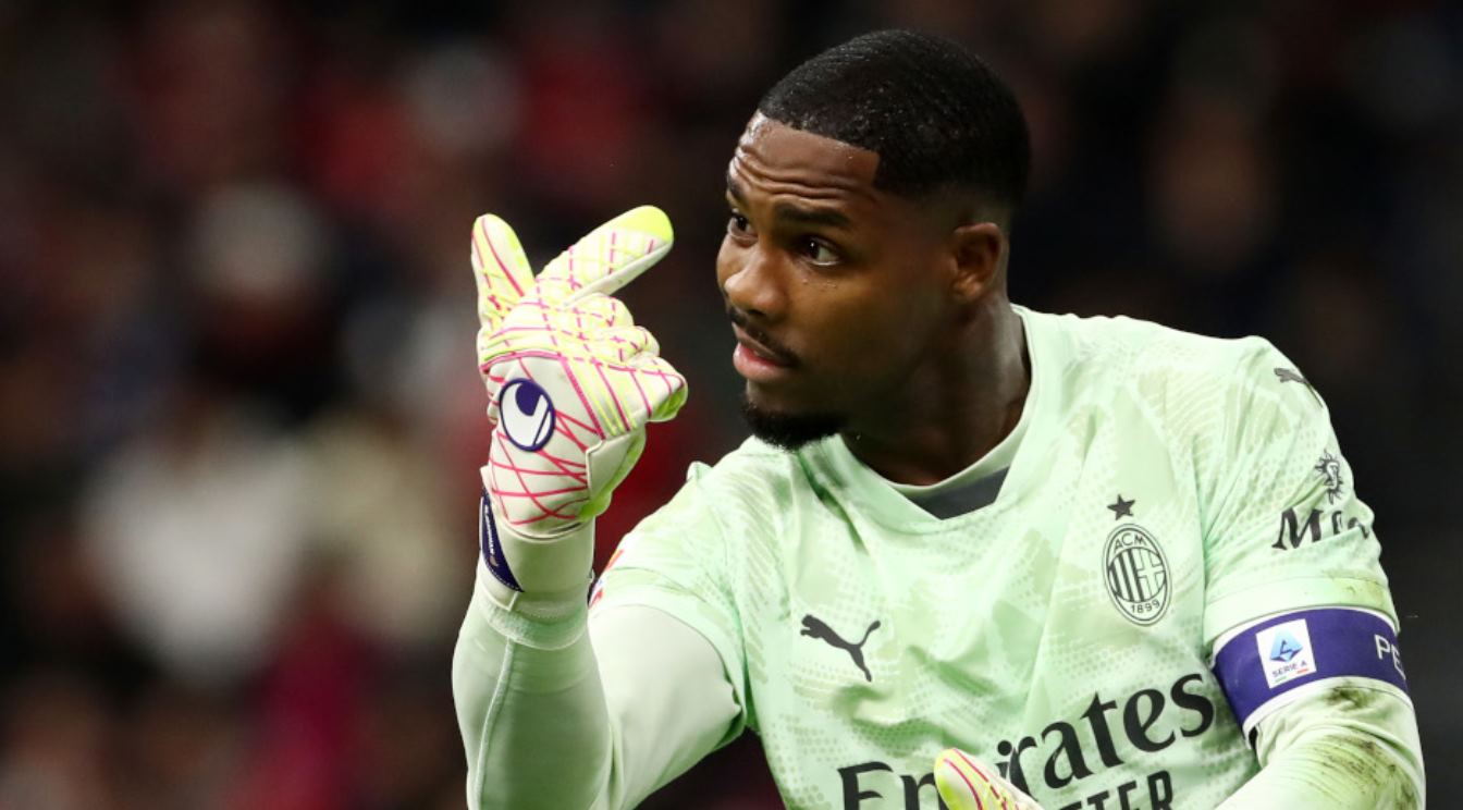 Mike Maignan kiper AC Milan Mike Maignan kiper AC Milan
