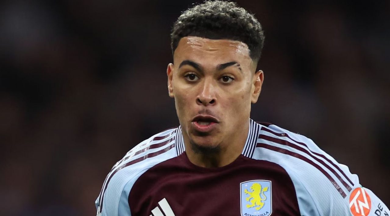 Morgan Rogers pemain Aston Villa