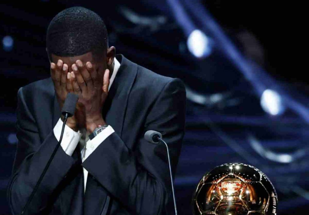 Ousmane Dembele Menangis Saat Menerima Ballon d'Or
