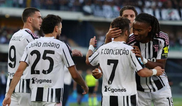Para pemain Juventus rayakan gol Francesco Conceicao
