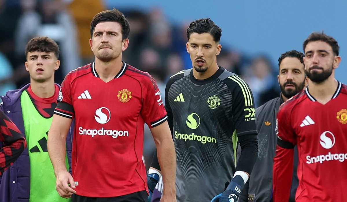 Para pemain Manchester United meninggalkan lapangan usai derbi Manchester Para pemain Manchester United meninggalkan lapangan usai derbi Manchester