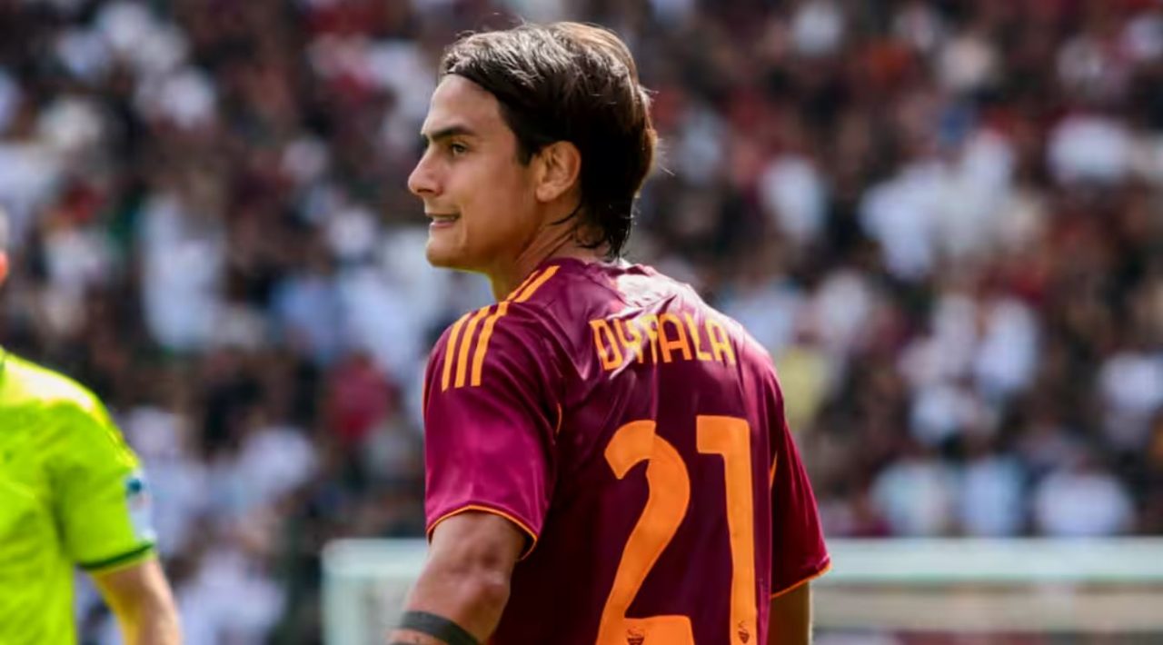 Paulo Dybala pemain AS Roma