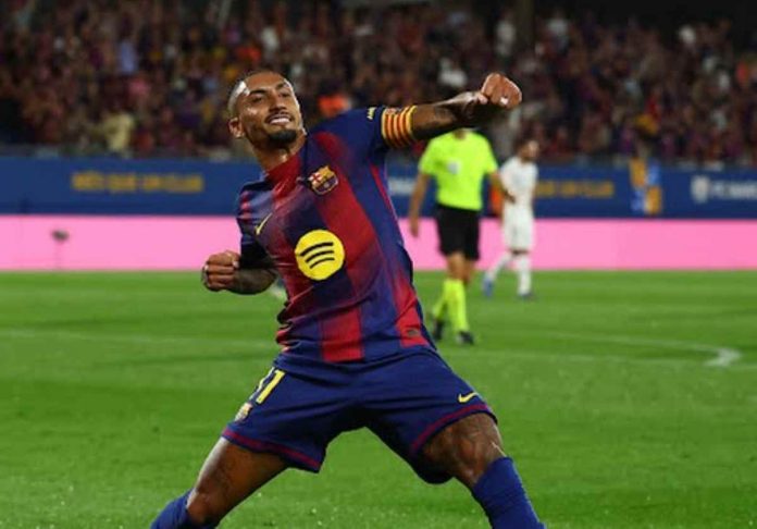 Raphinha Usai Mencetak Gol ke Gawang Valencia Raphinha Usai Mencetak Gol ke Gawang Valencia
