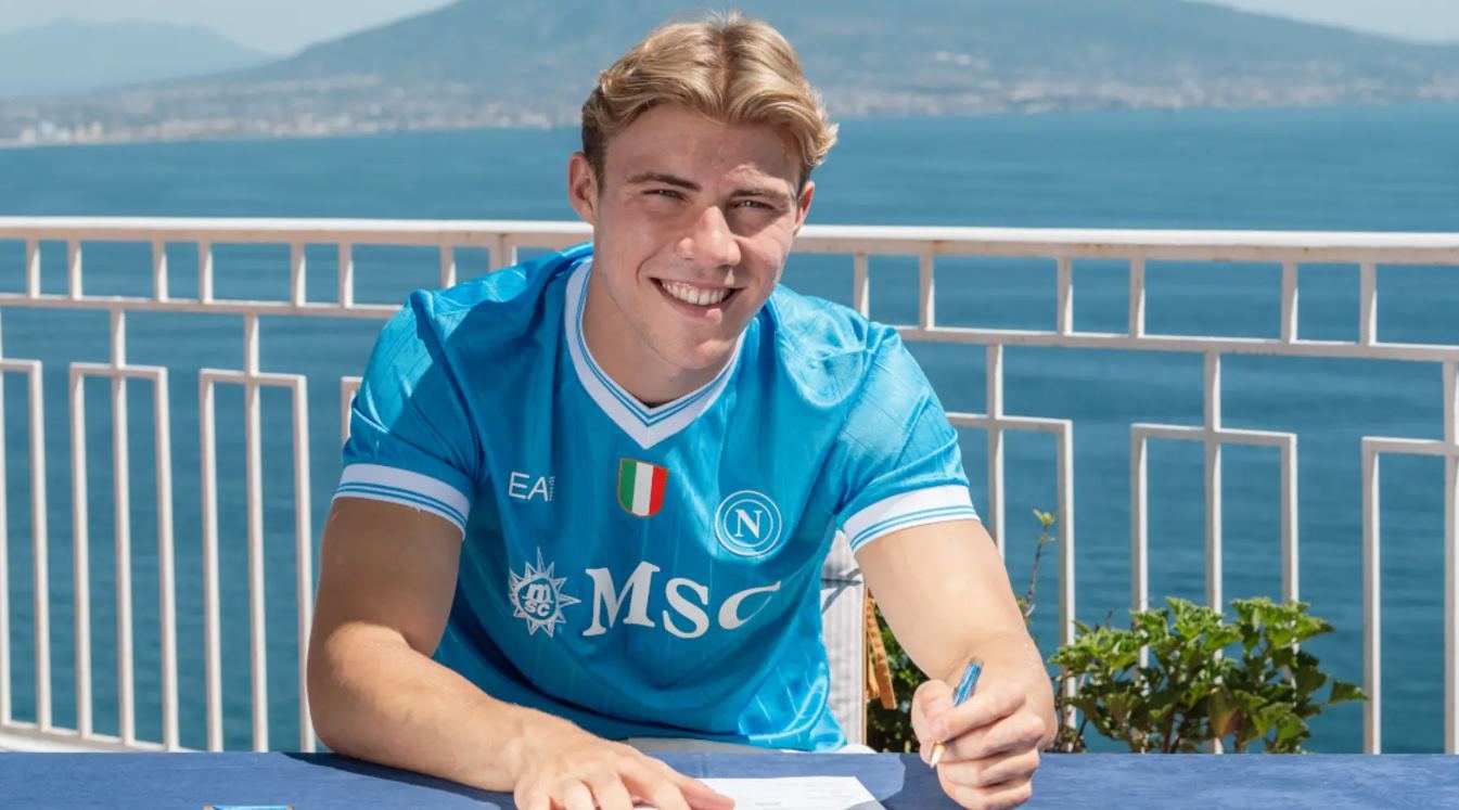 Rasmus Hojlund pemain Napoli pinjaman dari Manchester United Rasmus Hojlund pemain Napoli pinjaman dari Manchester United