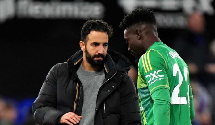 Ruben Amorim berbicara dengan Andre Onana Ruben Amorim berbicara dengan Andre Onana