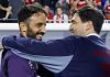 Ruben Amorim memeluk Andoni Iraola usai laga Manchester United vs Bournemouth
